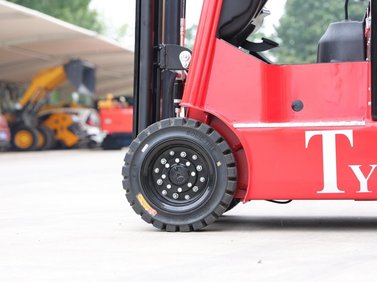 TYPHON VIGOR 2 Ton Electric Forklift - Image 7