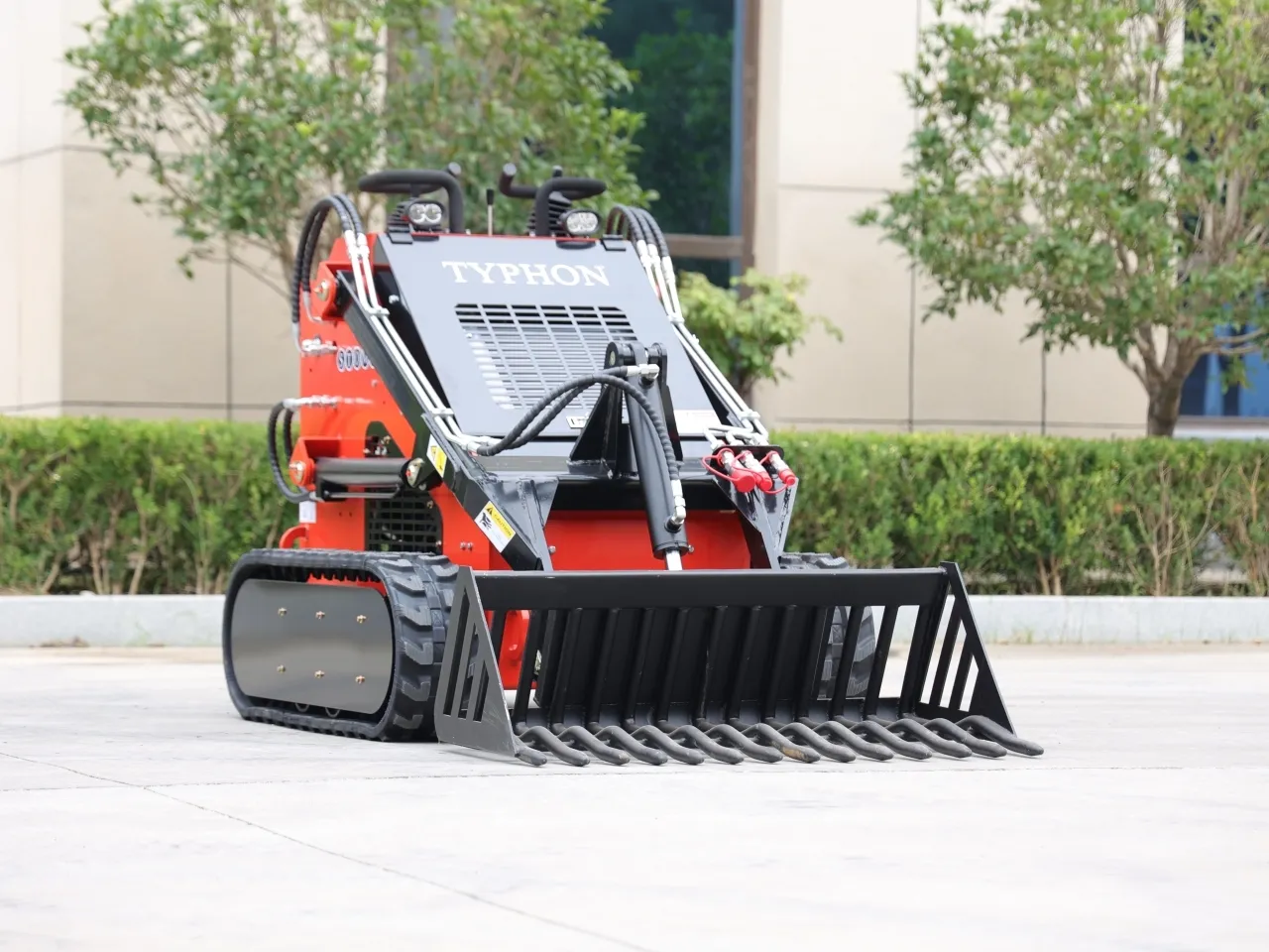 Skid Steer Rock Bucket Attachment - Image 11