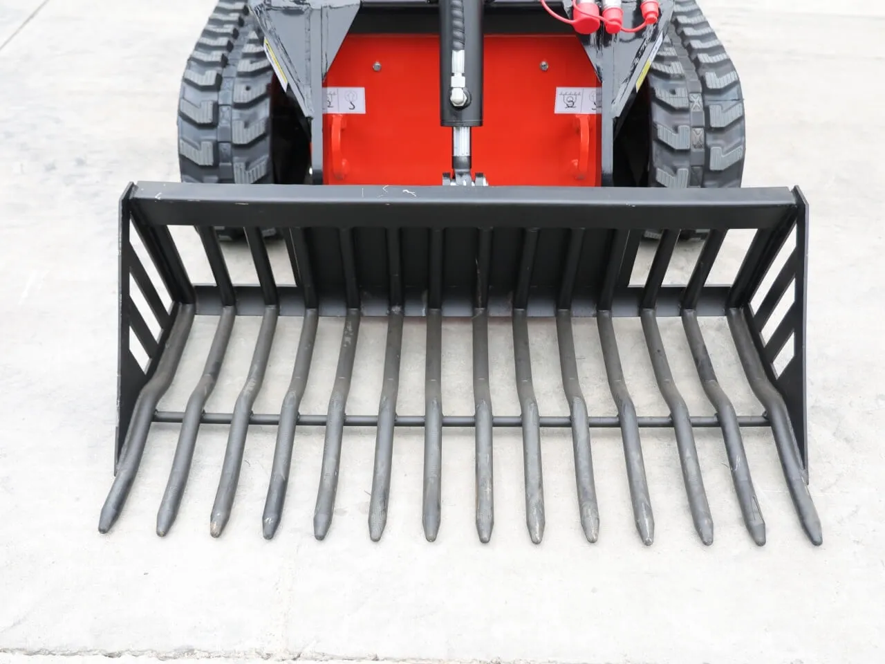 Skid Steer Rock Bucket Attachment - Image 5