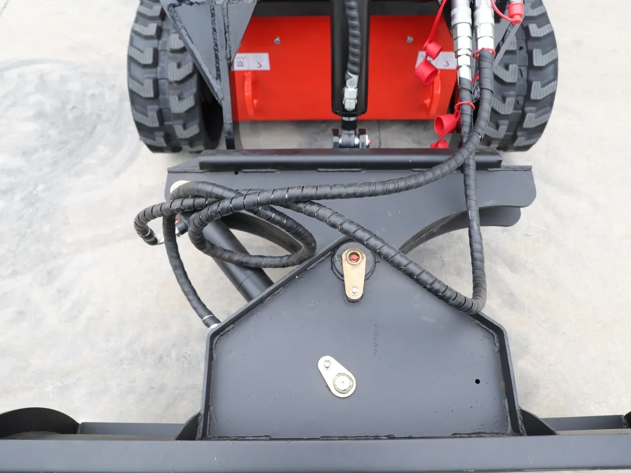 Skid Steer Bulldozer Attachment - Image 8