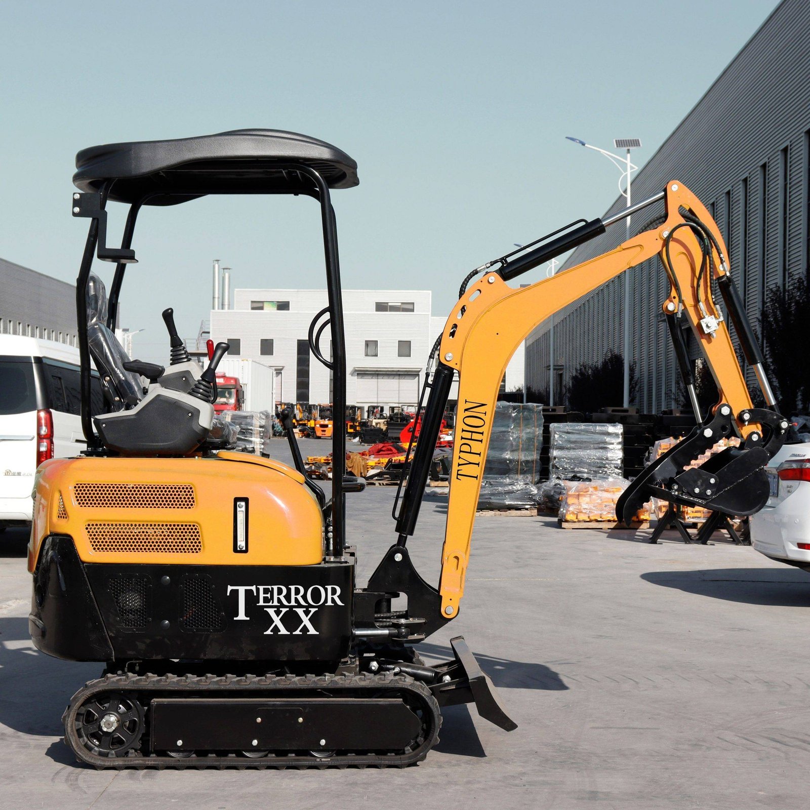 TYPHON TERROR XX 4000 lb Excavator - Image 2