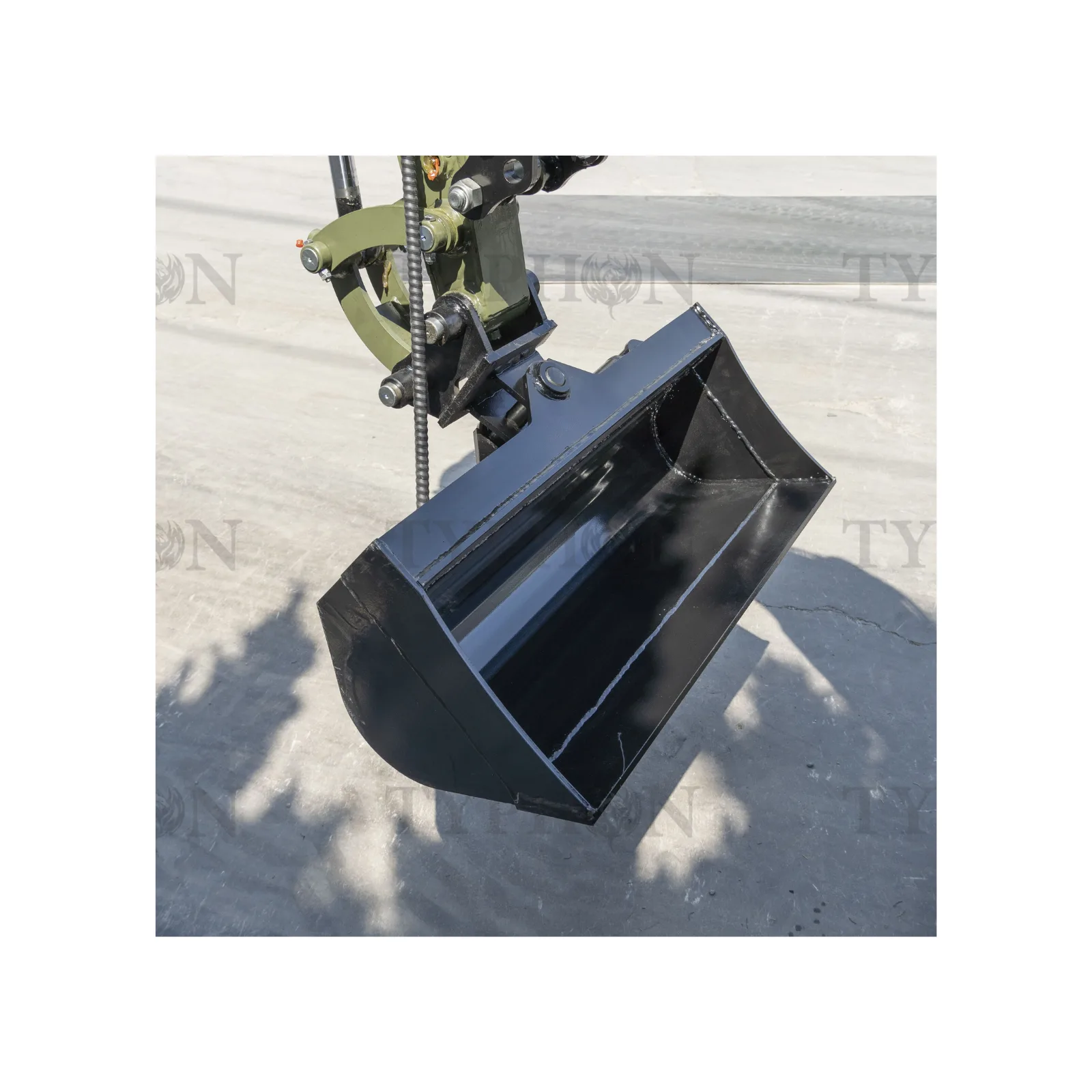 800mm Tilting Bucket Attachment Hydraulic Digging Bucket USA for TERROR XXV and other 2.1-3 Ton Mini Excavators - Image 4